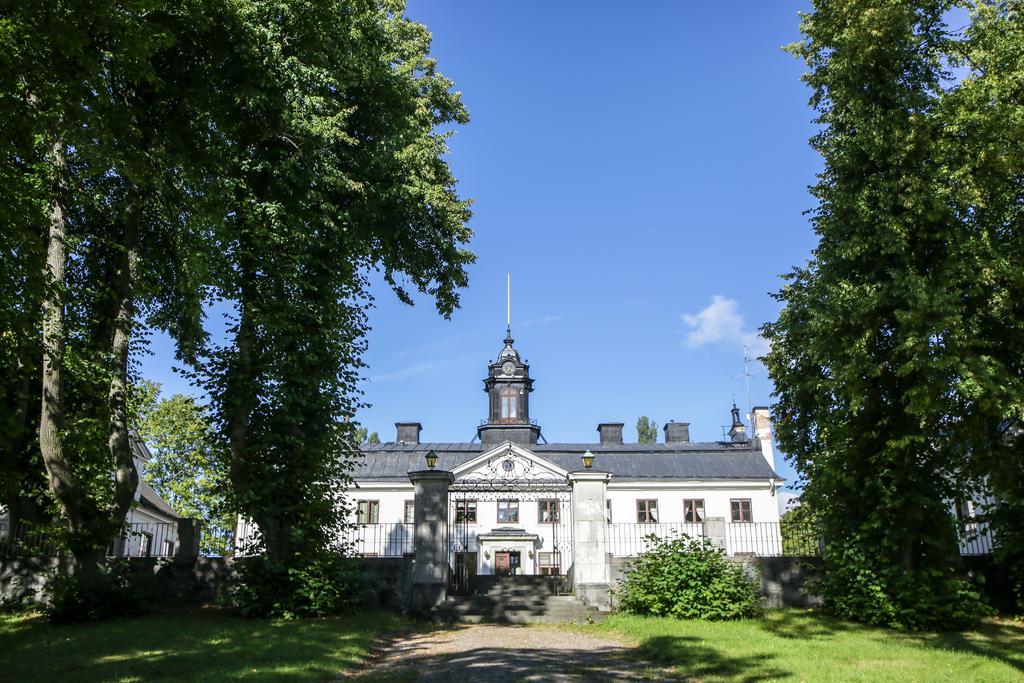 Kaggeholms Slott Acomodação com café da manhã Ekerö Exterior foto